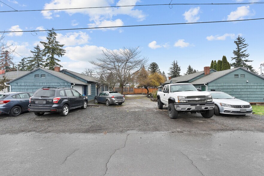 28 Unit Portfolio Offering portefeuille de 3 biens à vendre sur LoopNet.fr - Photo de l’immeuble – Image 3 sur 16