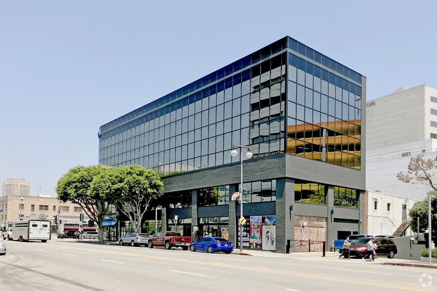 312 E 1st St, Los Angeles, CA à louer - Photo de l’immeuble – Image 3 sur 12