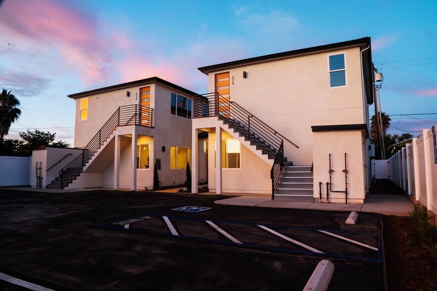 630 N Juniper St, Escondido, CA à vendre - Photo principale – Image 1 sur 20