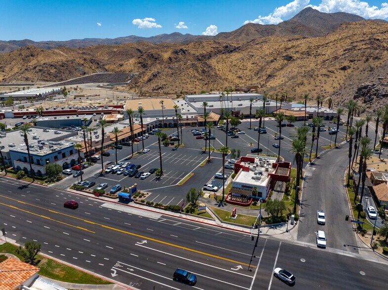 67555 E Palm Canyon Dr, Cathedral City, CA à vendre - Photo de l’immeuble – Image 1 sur 23