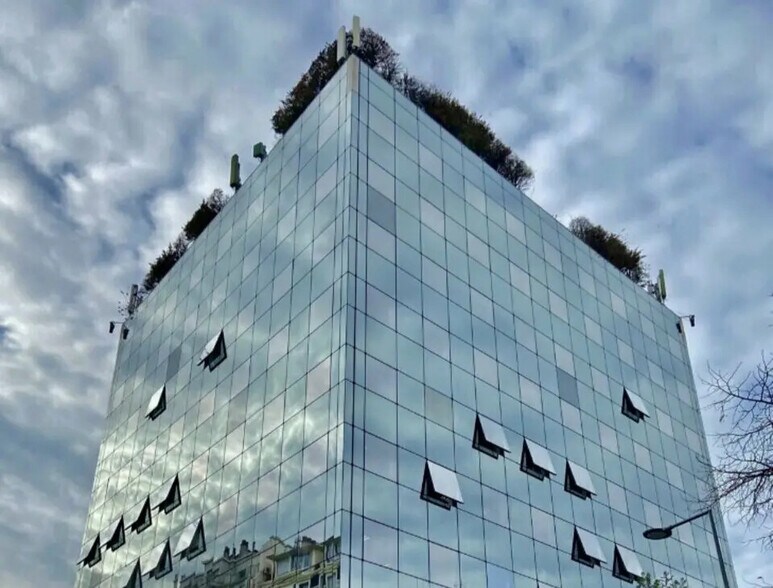 Bureau dans Villeurbanne à louer - Photo de l’immeuble – Image 1 sur 17