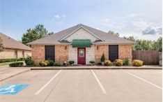 2606 Harwood Rd, Bedford, TX à vendre - Photo de l’immeuble – Image 1 sur 5