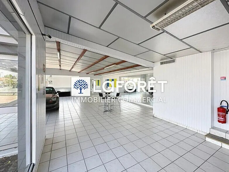 Local d'activités dans à vendre - Photo intérieure – Image 1 sur 1