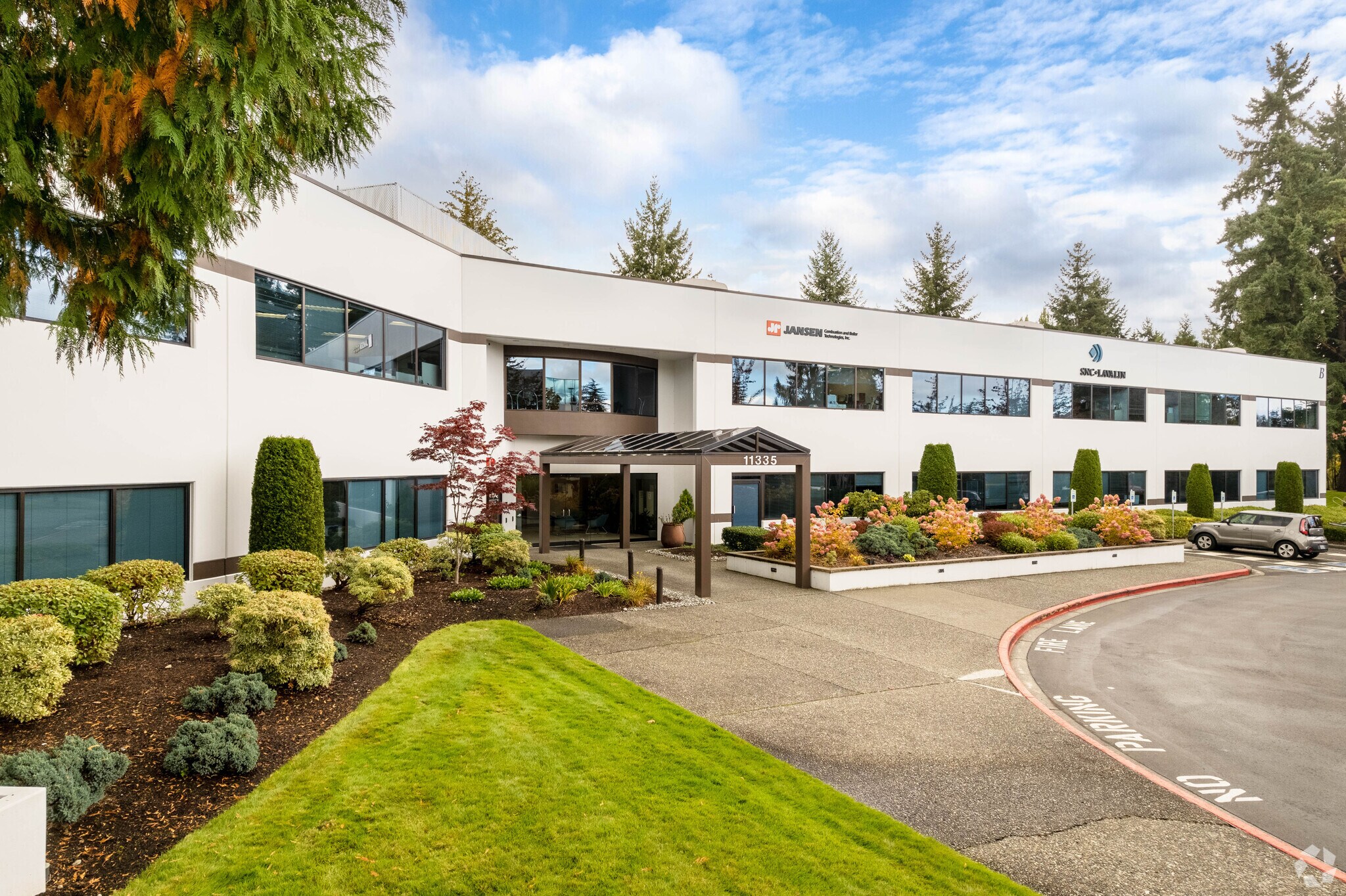 11335 NE 122nd Way, Kirkland, WA à louer Photo principale– Image 1 sur 4