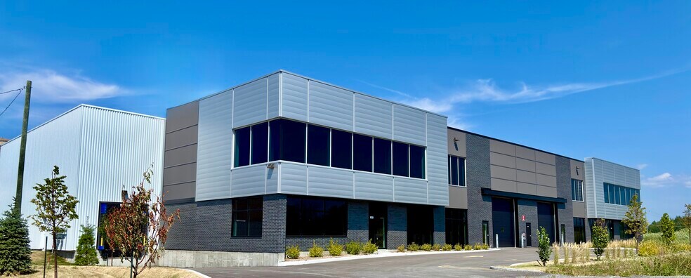 100 Rue Robert-Mckenzie, Beauharnois, QC à louer - Photo de l’immeuble – Image 1 sur 9