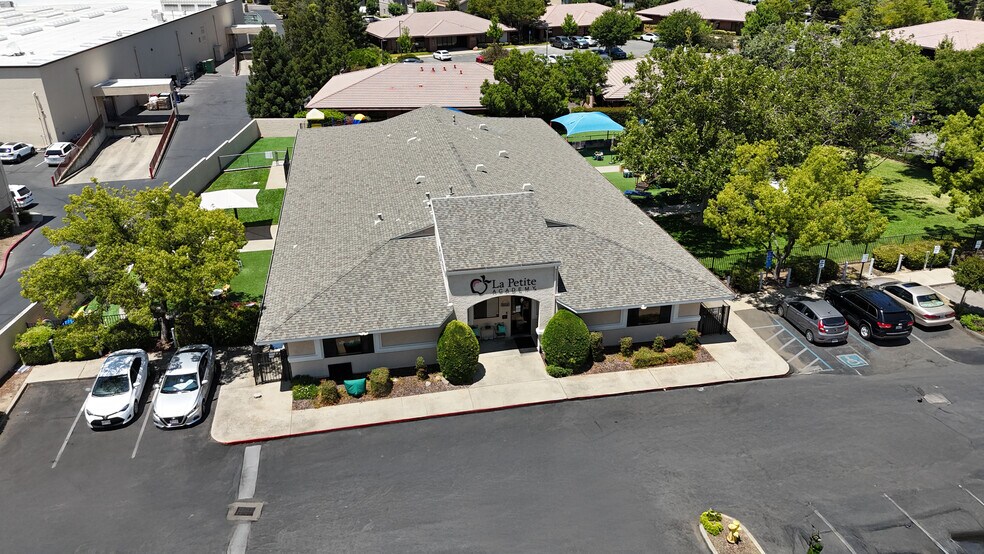 5820 Stanford Ranch Rd, Rocklin, CA à vendre - Photo de l’immeuble – Image 2 sur 12