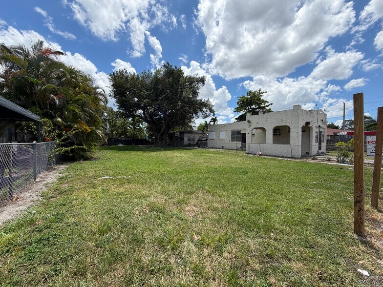 1378 NW 32nd St, Miami, FL à vendre - Photo de l’immeuble – Image 2 sur 8