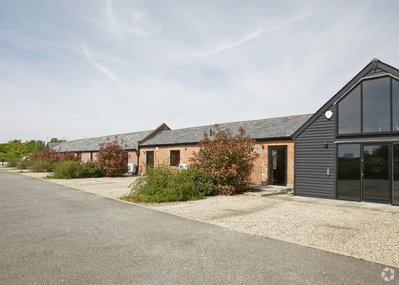 Langham Ln, Langham à vendre - Photo de l’immeuble – Image 2 sur 7