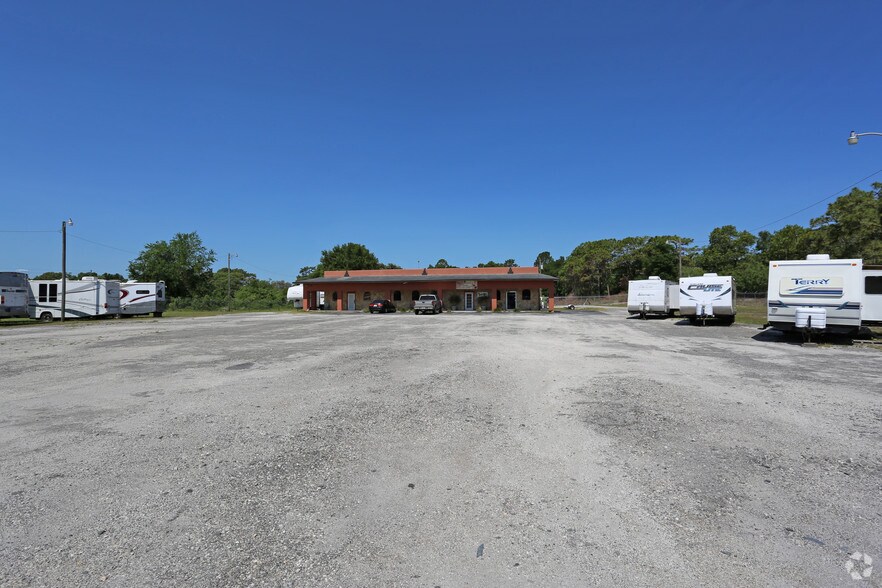 5273 Treiman Blvd, Dade City, FL à vendre - Photo de l’immeuble – Image 2 sur 3