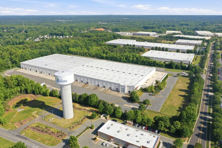 1017 Corporate Park Dr, Mebane, NC à louer - Photo de l’immeuble – Image 2 sur 22