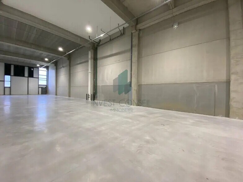 Bureau dans Nanterre à louer - Photo de l’immeuble – Image 2 sur 7