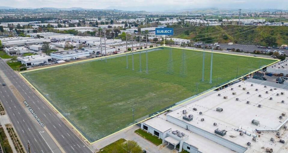 25605 Rye Canyon Rd, Valencia, CA à vendre Photo de l’immeuble– Image 1 sur 3