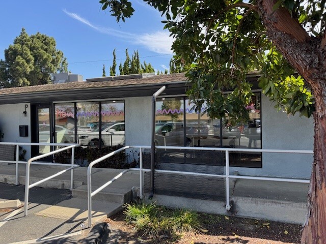 1414 S Miller St, Santa Maria, CA à louer Photo de l’immeuble– Image 1 sur 11