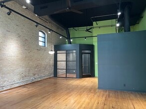 120 W 2nd St, Taylor, TX à louer Photo intérieure– Image 1 sur 14