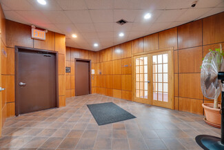 Plus de détails pour 116-12 Myrtle Ave, Richmond Hill, NY - Bureau, Bureau/Médical à louer