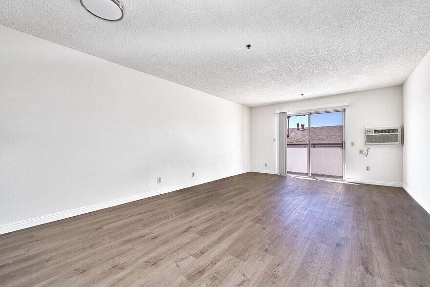 209 S Alexandria Ave, Los Angeles, CA à vendre - Photo de l’immeuble – Image 2 sur 29