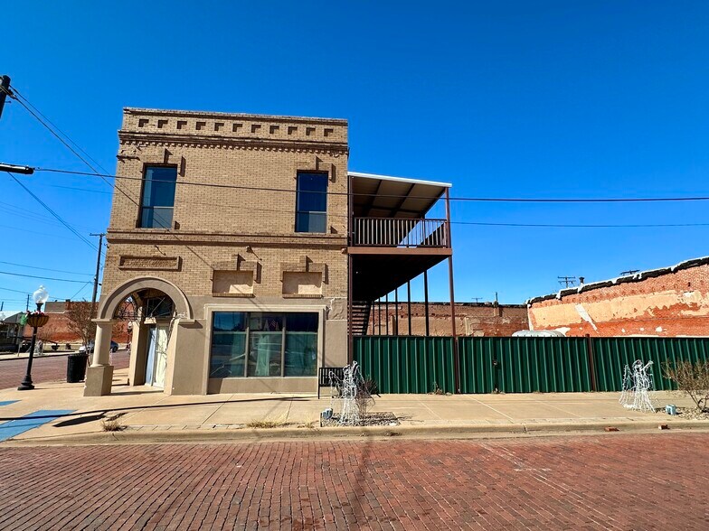 101 N Waggoner St, Electra, TX à vendre - Photo principale – Image 1 sur 29