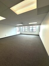 3631 Brookwall Dr, Akron, OH à louer Photo intérieure– Image 2 sur 2