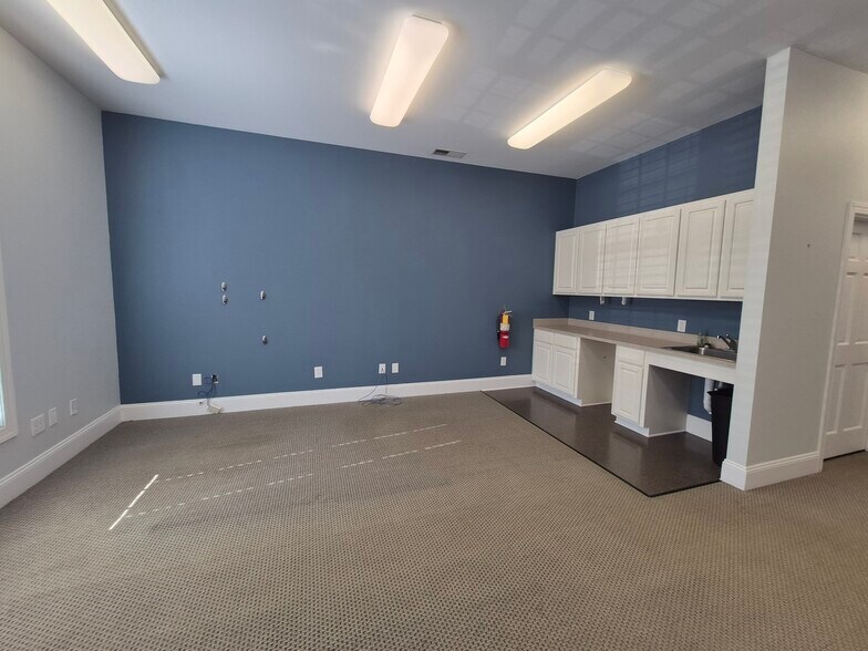 17210 Lancaster Hwy, Charlotte, NC à louer - Photo de l’immeuble – Image 3 sur 12