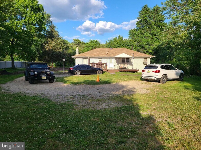 317 N Tuckahoe Rd, Williamstown, NJ à vendre - Photo de l’immeuble – Image 3 sur 5