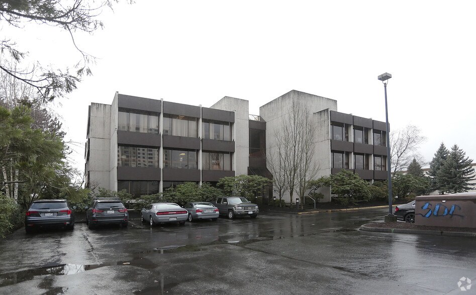 411 Strander Blvd, Tukwila, WA à louer - Photo de l’immeuble – Image 3 sur 3
