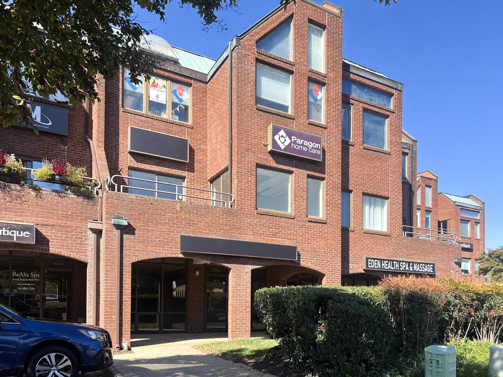 1358 Old Chain Bridge Rd, McLean, VA à louer Photo intérieure– Image 1 sur 12