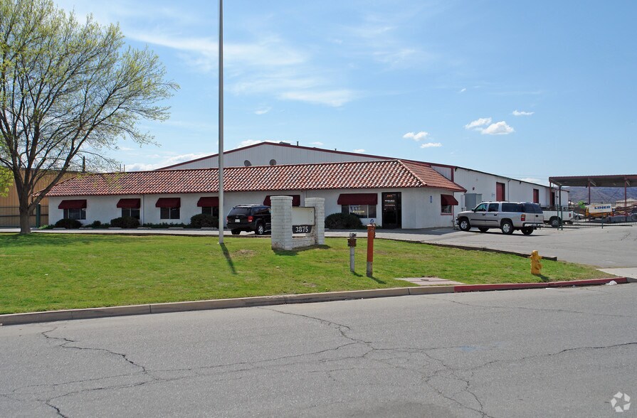 3875 Industrial Ave, Hemet, CA à vendre - Photo de l’immeuble – Image 3 sur 5