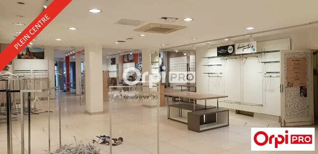 Plus de détails pour Local commercial à louer