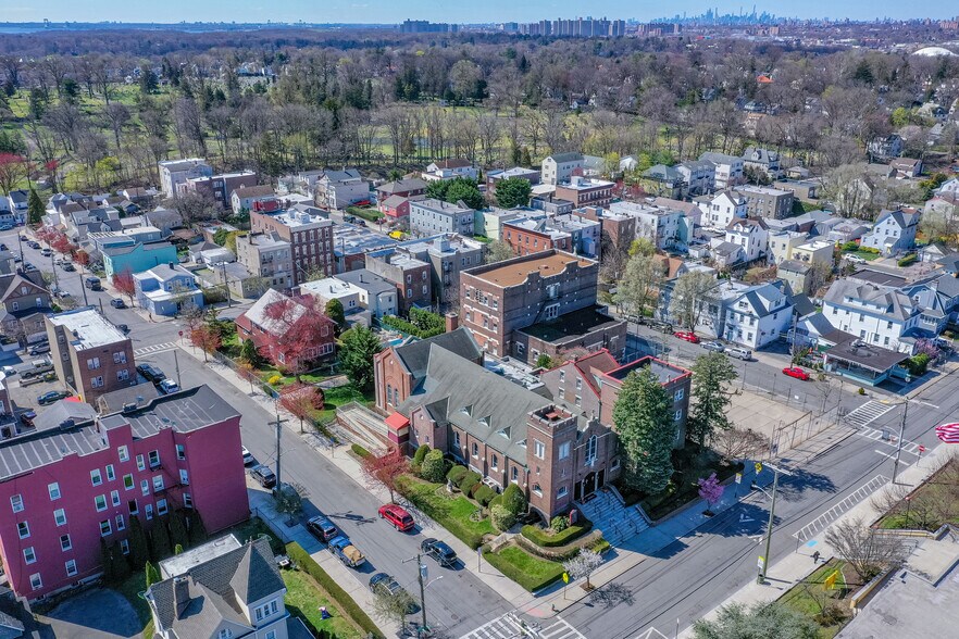 280 Washington Ave, New Rochelle, NY à vendre - Photo de l’immeuble – Image 1 sur 10