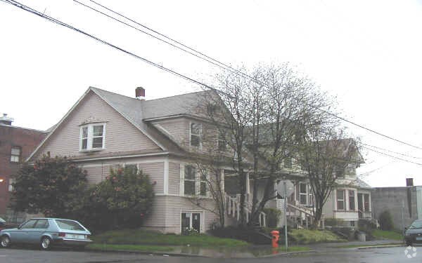 722 NE Couch St, Portland, OR à vendre - Photo de l’immeuble – Image 2 sur 11