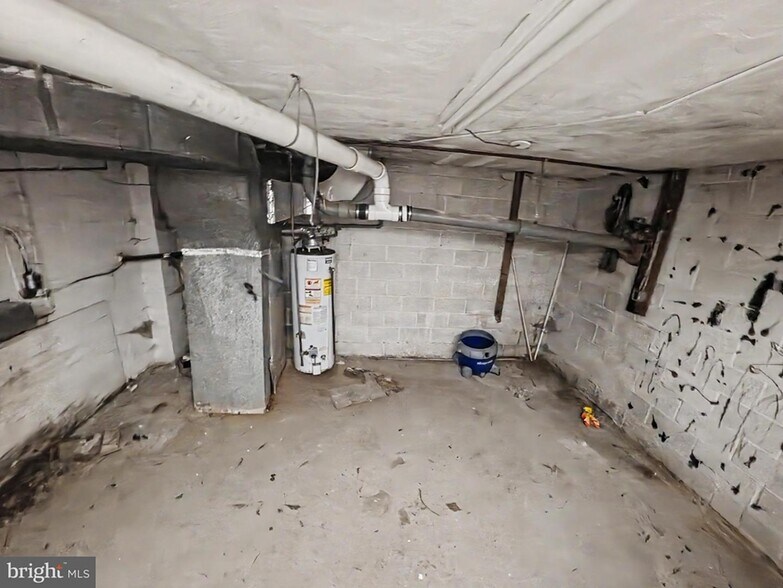 4129 Southern Ave, Capitol Heights, MD à vendre - Photo intérieure – Image 3 sur 11