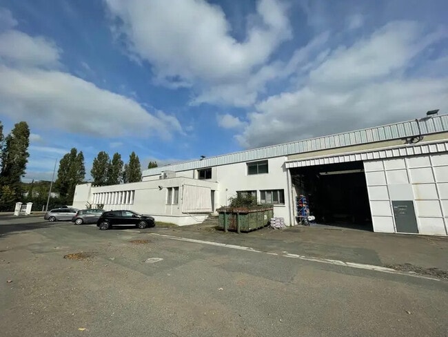 Plus de détails pour Local d’activités à vendre