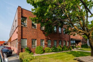 Plus de détails pour 8660 Ch Darnley, Mt Royal, QC - Bureau à louer
