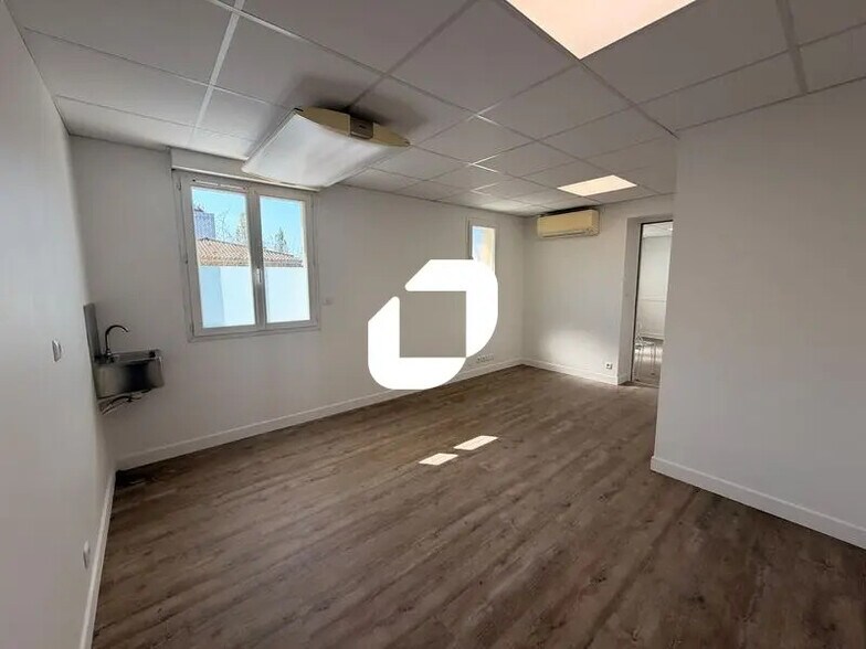 Bureau dans Bègles à louer - Photo de l’immeuble – Image 3 sur 8