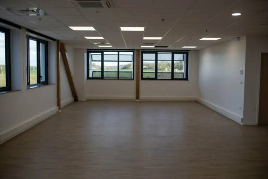 Local d’activités dans Beauvais à louer - Photo intérieure – Image 3 sur 5