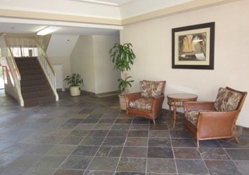 1100 Quail St, Newport Beach, CA à vendre - Photo intérieure – Image 2 sur 32
