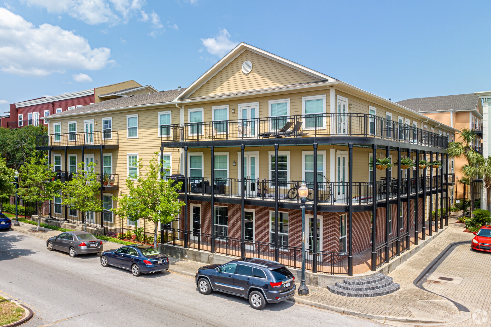 1420 Annunciation St, New Orleans, LA à louer Photo principale– Image 1 sur 19