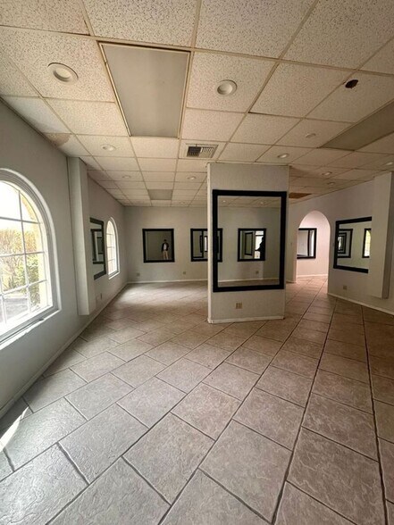 22640 Golden Springs Dr, Diamond Bar, CA à louer - Photo de l’immeuble – Image 3 sur 7