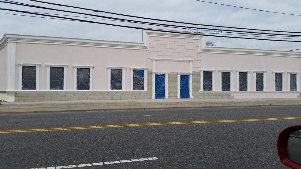 623 Broadway, Massapequa, NY à louer - Photo de l’immeuble – Image 1 sur 1