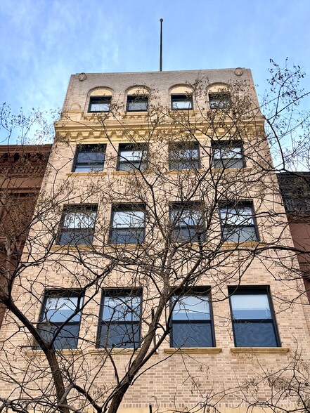 236 W 72nd St, New York, NY à vendre - Photo principale – Image 1 sur 14