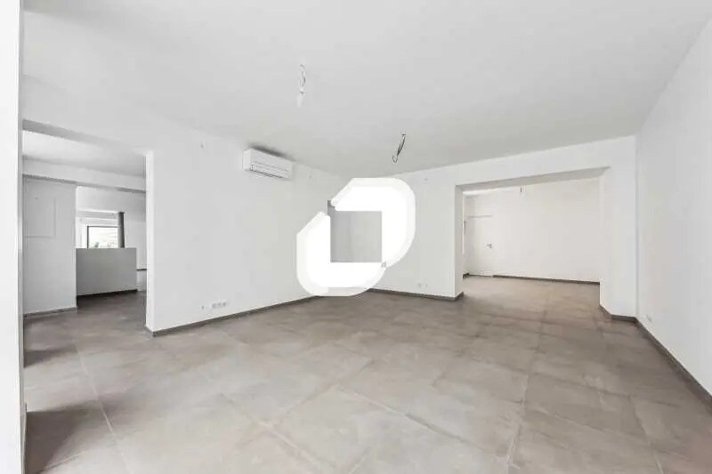 67 Rue De Charenton, Paris à louer - Photo de l’immeuble – Image 3 sur 16