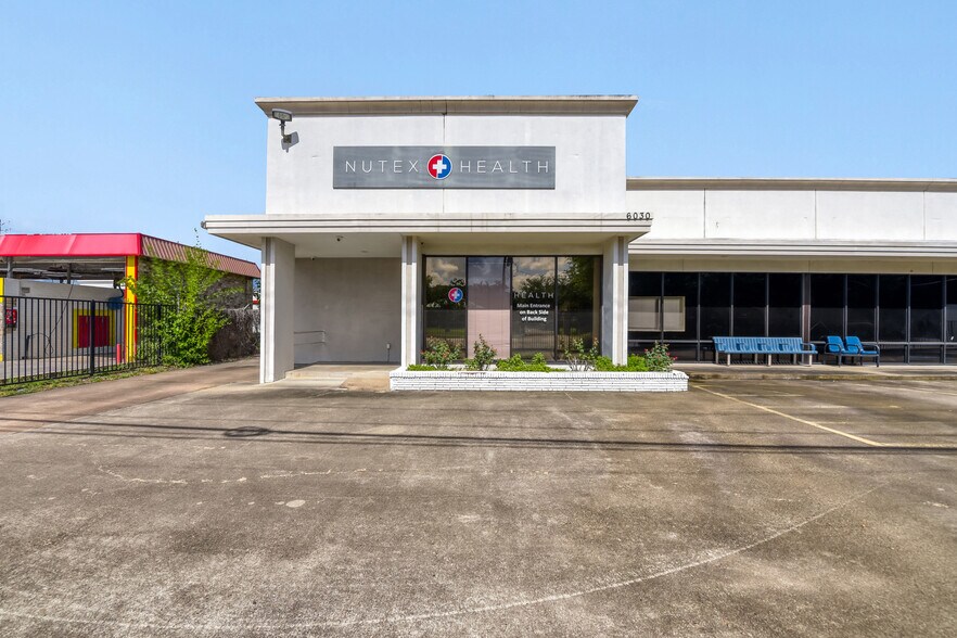 6030 S Rice Ave, Houston, TX à louer - Photo de l’immeuble – Image 2 sur 10