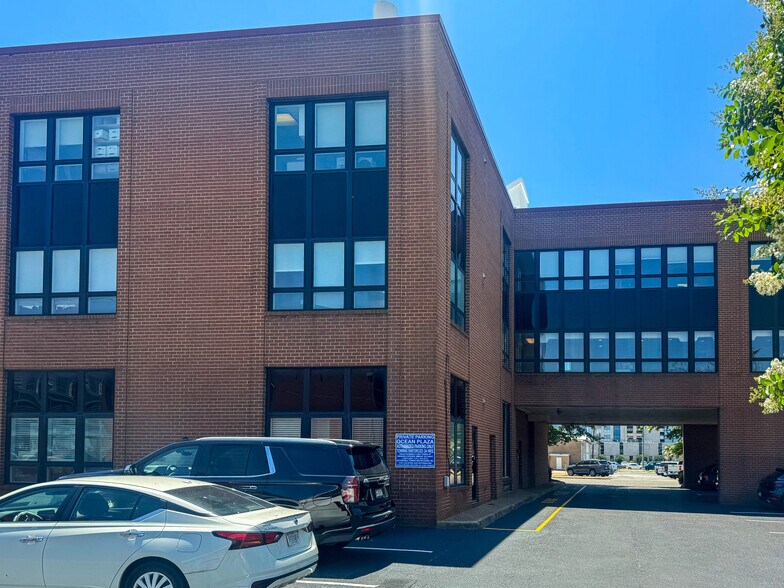 303 34th St, Virginia Beach, VA à louer - Photo de l’immeuble – Image 3 sur 5