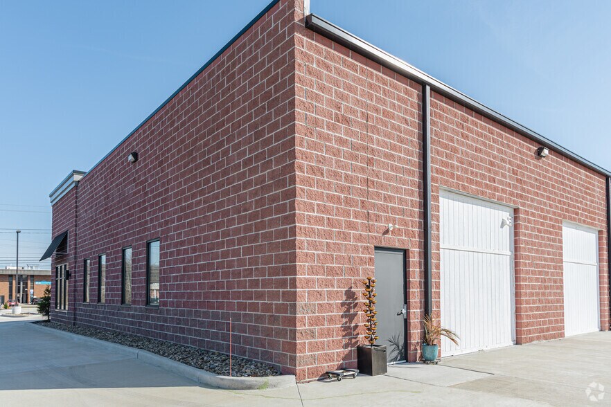 1085-1115 W Bagley Rd, Berea, OH à louer - Photo de l’immeuble – Image 3 sur 4