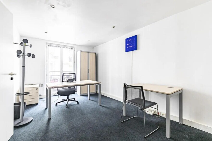 1 Rue Jouffroy D'Abbans, Paris à louer - Photo de l’immeuble – Image 2 sur 9