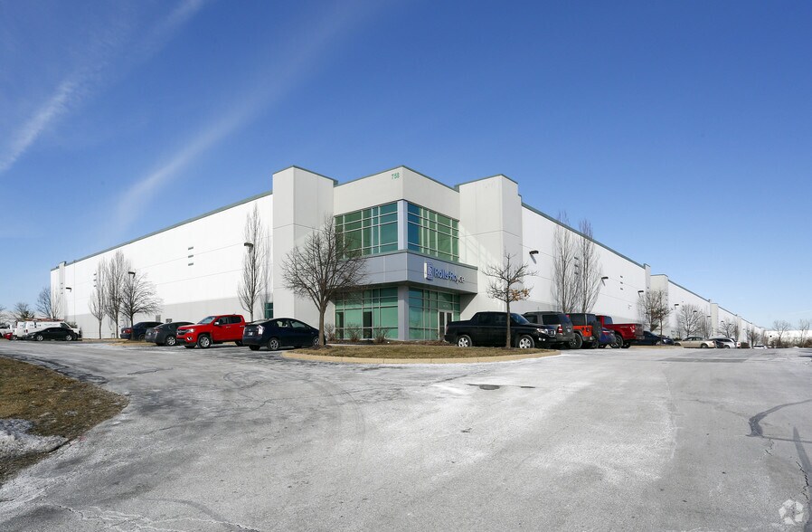 758 Columbia Rd, Plainfield, IN à louer - Photo principale – Image 1 sur 8