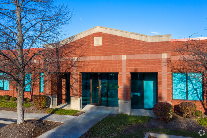 13405 Eastpoint Centre Dr, Louisville, KY à louer - Photo de l’immeuble – Image 3 sur 5