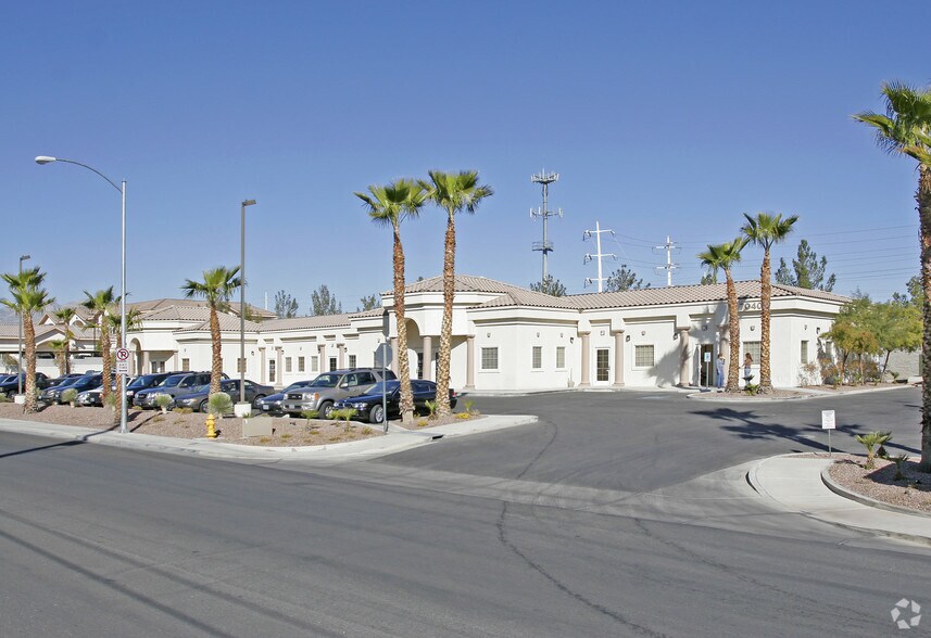 7040 Laredo St, Las Vegas, NV à louer - Photo de l’immeuble – Image 2 sur 2