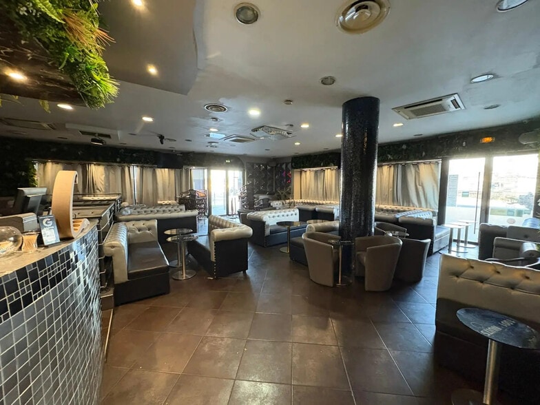 Local commercial dans Paris à vendre - Photo intérieure – Image 1 sur 5