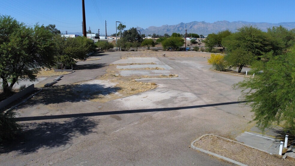 1001 E Benson Hwy, Tucson, AZ à louer - Photo de l’immeuble – Image 2 sur 5